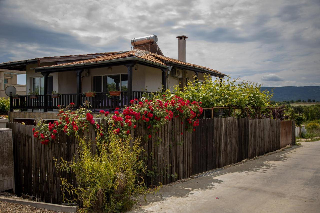 Villa Beni ~ 4-Bedroom Private House Lozenets Esterno foto