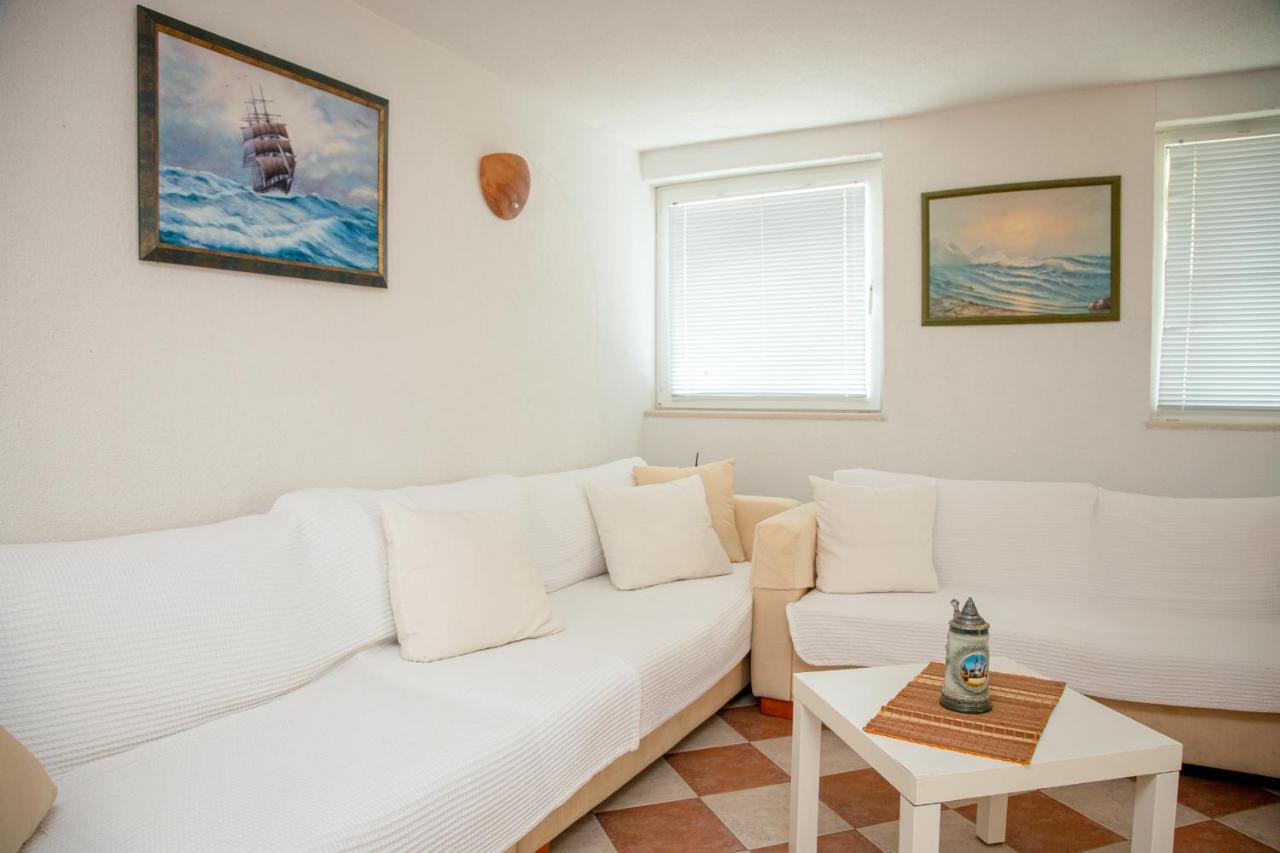 Villa Beni ~ 4-Bedroom Private House Lozenets Esterno foto