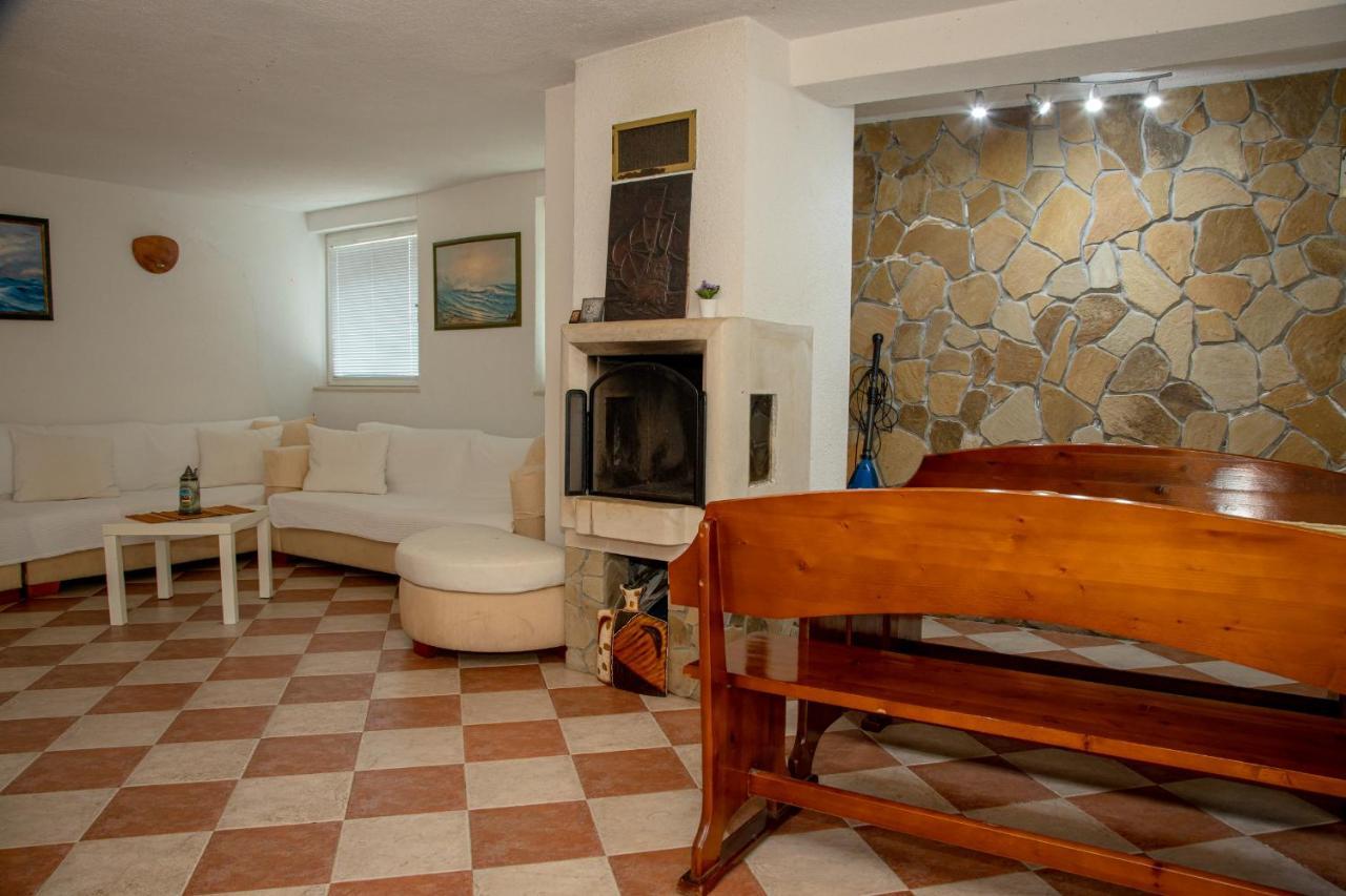 Villa Beni ~ 4-Bedroom Private House Lozenets Esterno foto